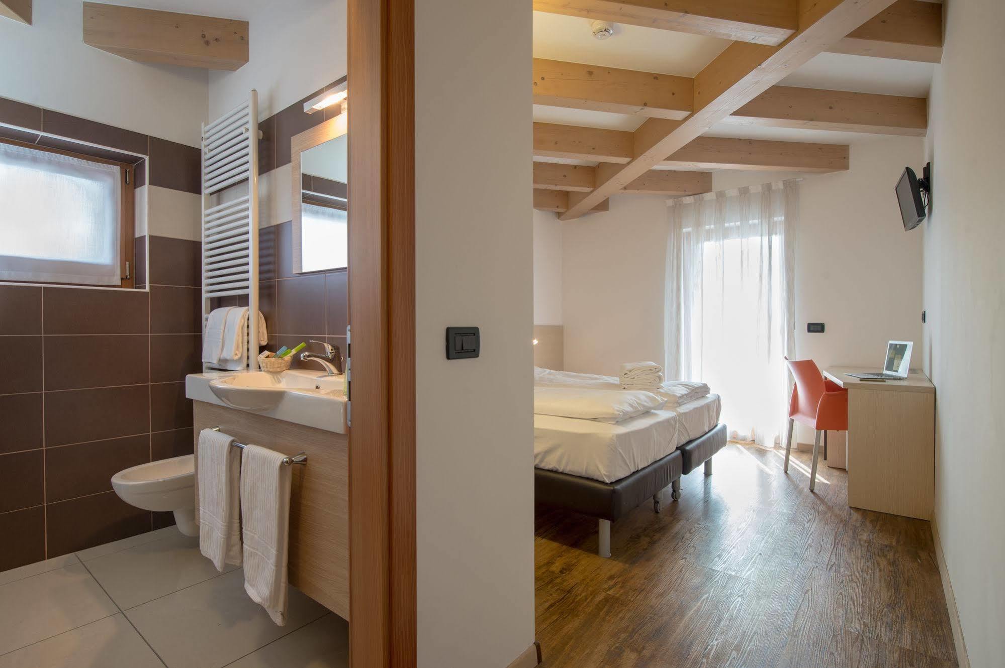 Villa Cameras Room And Breakfast Mori Kültér fotó