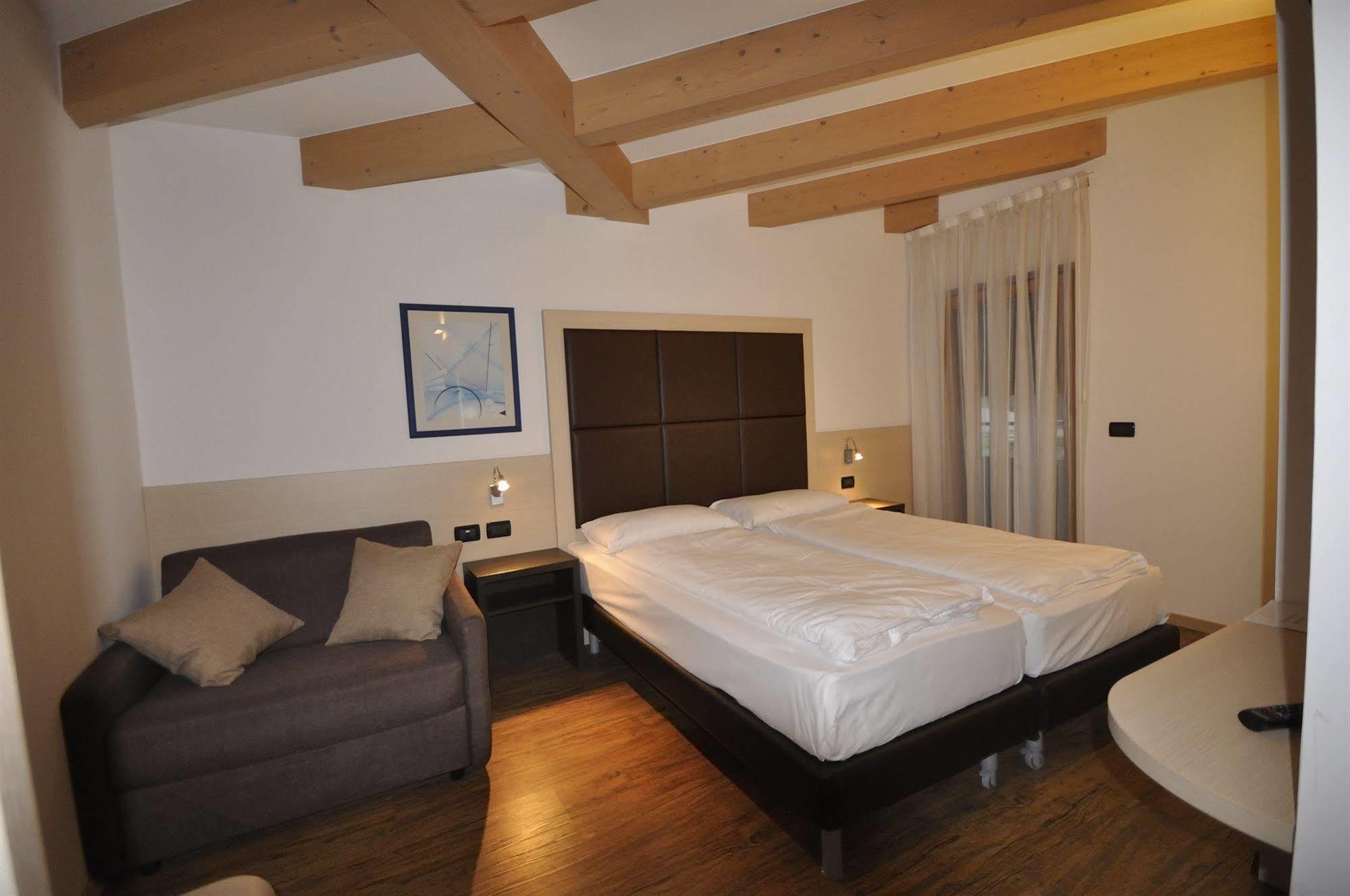 Villa Cameras Room And Breakfast Mori Kültér fotó