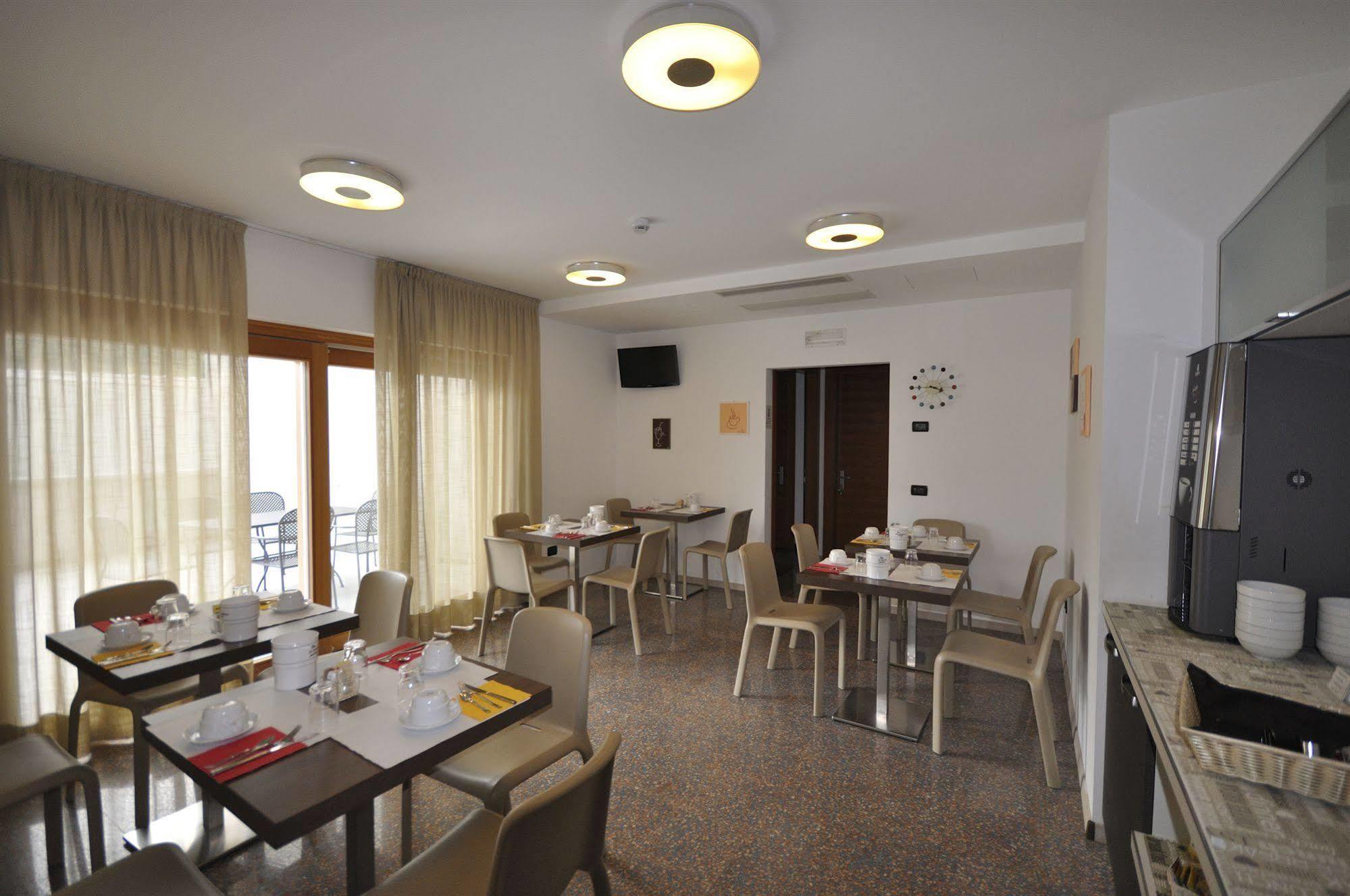 Villa Cameras Room And Breakfast Mori Kültér fotó